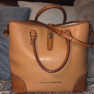 DOONEY & BOURKE : Beautiful handbag / Shoulder bag.